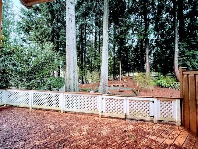 Building Photo - Exquisite Home with 3 Bed and 2.5 Bath in ...