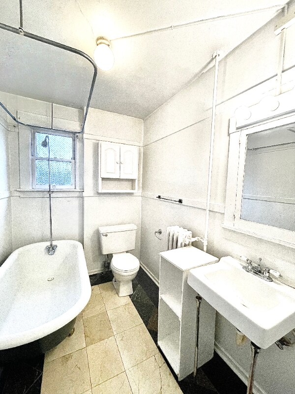 Building Photo - 901 N M St