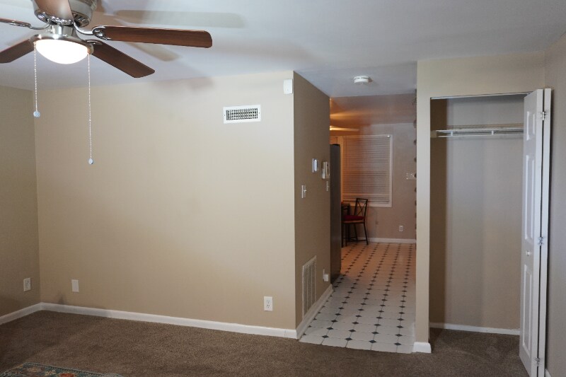 Building Photo - 7936 Wynbrook Rd