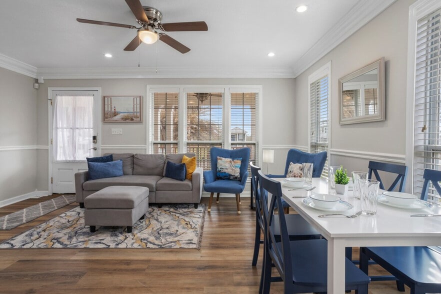 Building Photo - 426 Russell Ave