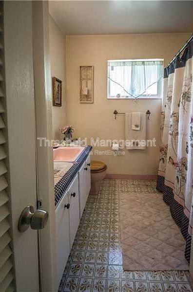 Building Photo - 6910 SW 64th Ave