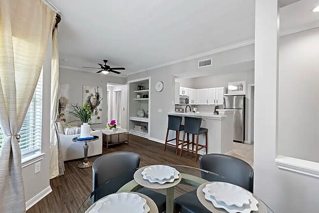 Building Photo - Comfort, Space & Style – All in One Place