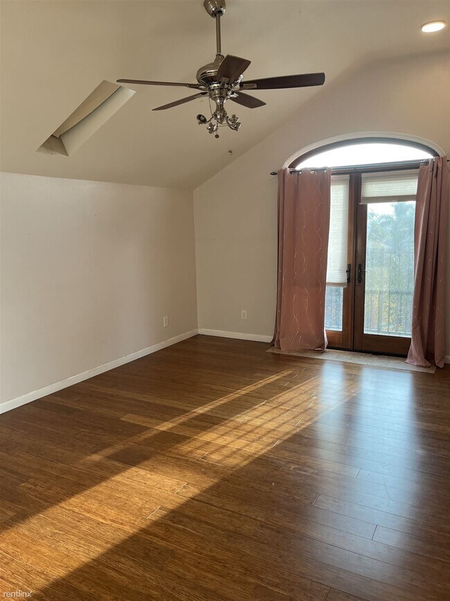 Building Photo - 3 br, 2 bath Townhome - 5993 Short Street