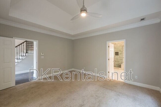 Building Photo - 1512 Fallen Leaf Dr SW