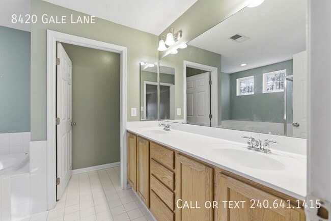 Building Photo - 8420 Gale Ln