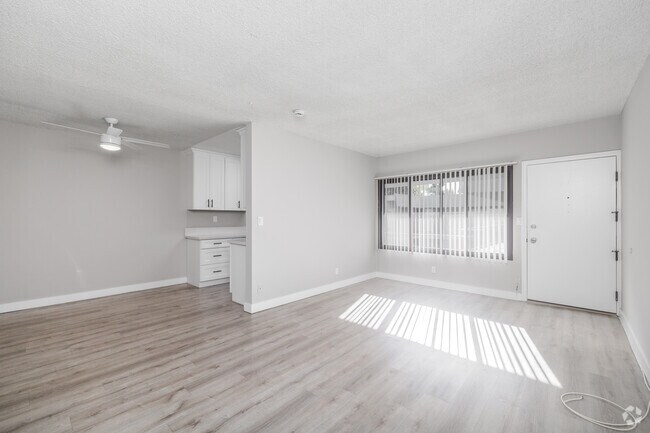 2BR, 2BA - 740SF - Living Room - 7816 Paseo Del Rey