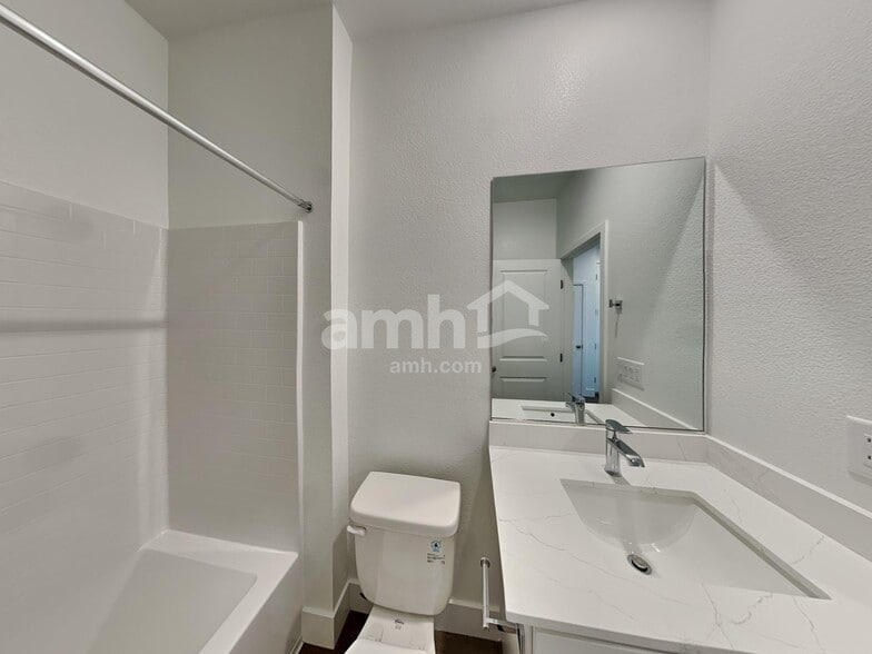 Building Photo - 11053 S Sanaco Ct