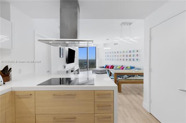 Building Photo - 17111 Biscayne Blvd
