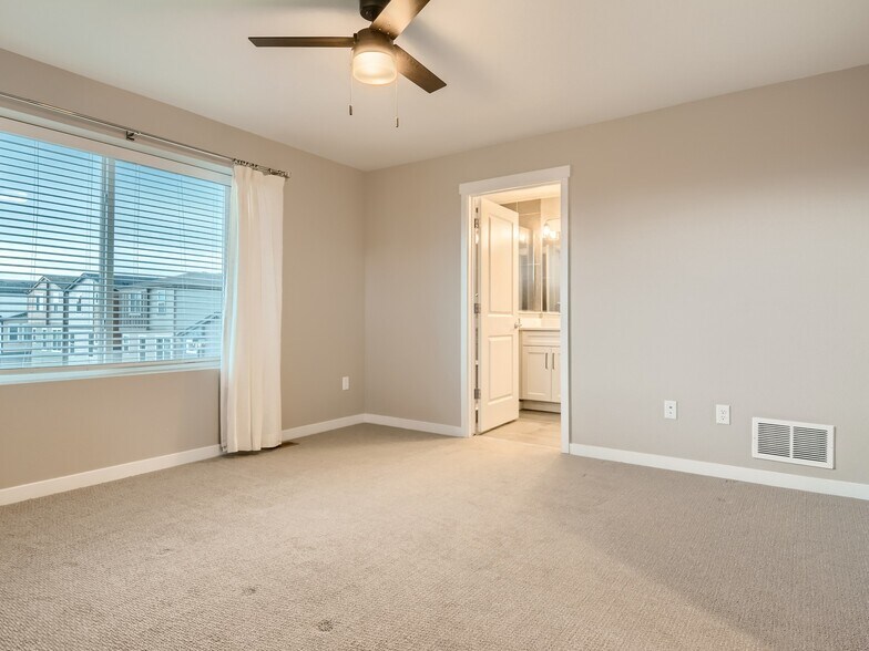 Master En-Suite - 8636 Wolf Valley Dr
