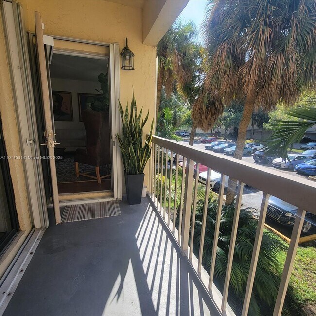 Building Photo - 8180 Geneva Ct