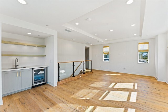 Building Photo - 2116 Cresta Dr