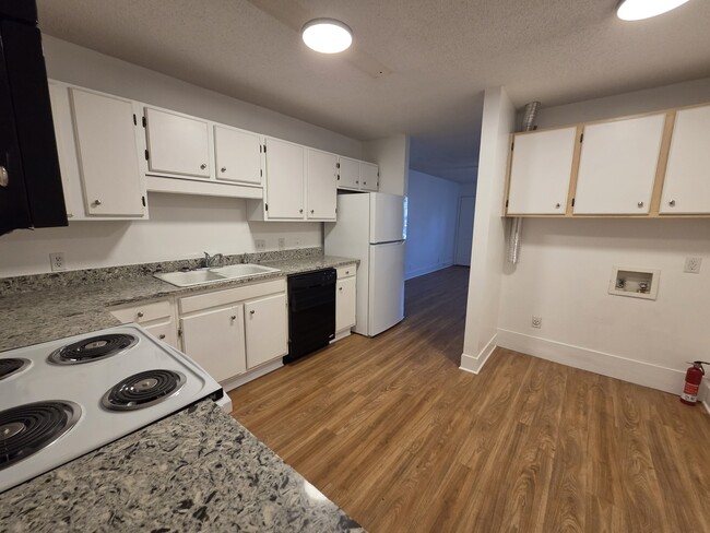 Building Photo - 1034 Jessamine Trail