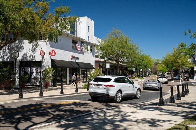 Building Photo - 435 S Oregon Ave