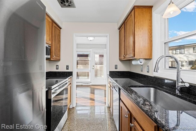 Building Photo - 556 Bloomfield Ct