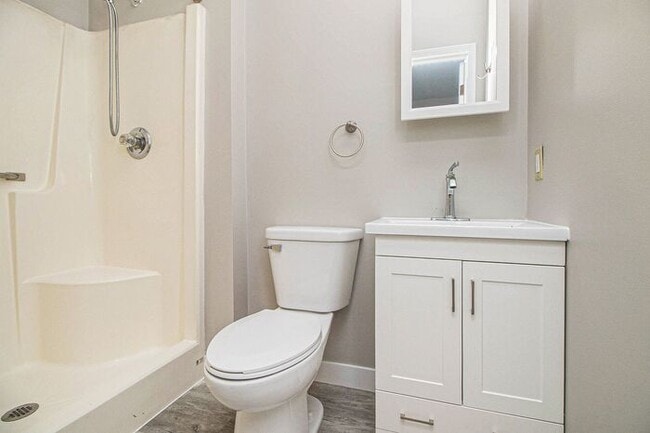Building Photo - $799 Chic & Renovated 1BR with Style- Ask ...