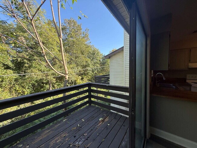 Building Photo - Spacious 1-Bedroom Apartment in West Knoxv...