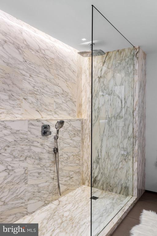 Building Photo - 210 W Rittenhouse Square