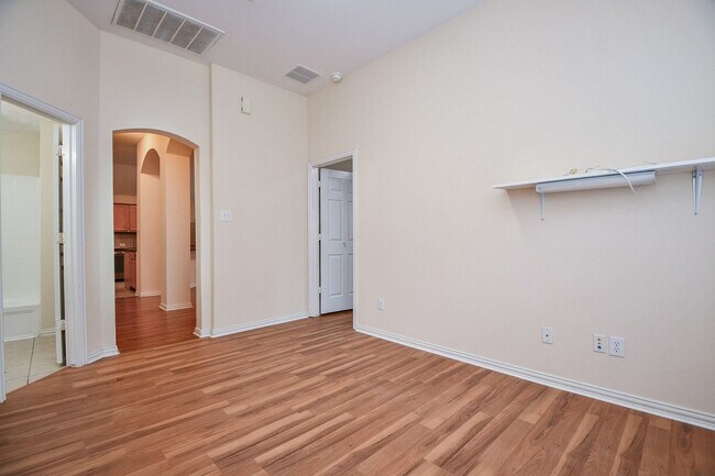 Building Photo - 18006 Willow Cliff Ln