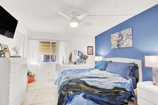 Building Photo - 309 Knotty Pine Cir