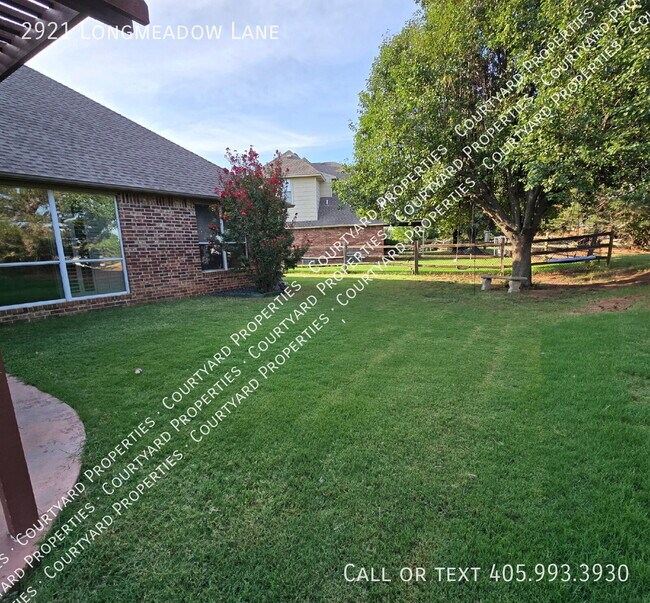 Building Photo - 2921 Longmeadow Ln