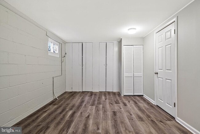 Building Photo - 617 N Wakefield St