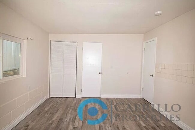 Building Photo - 6311 Inman St