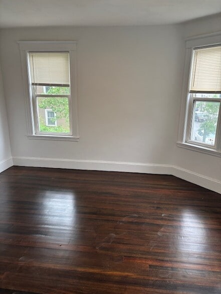 Building Photo - 224 Hyde Park Ave