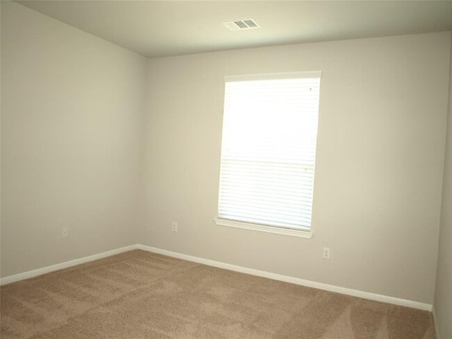 Building Photo - 213 Parable Cove