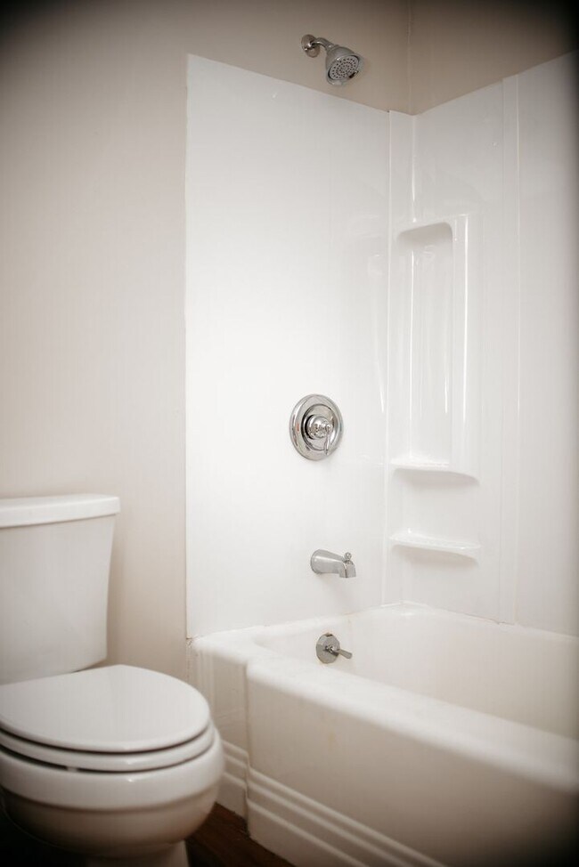 Building Photo - 331 N 3rd St