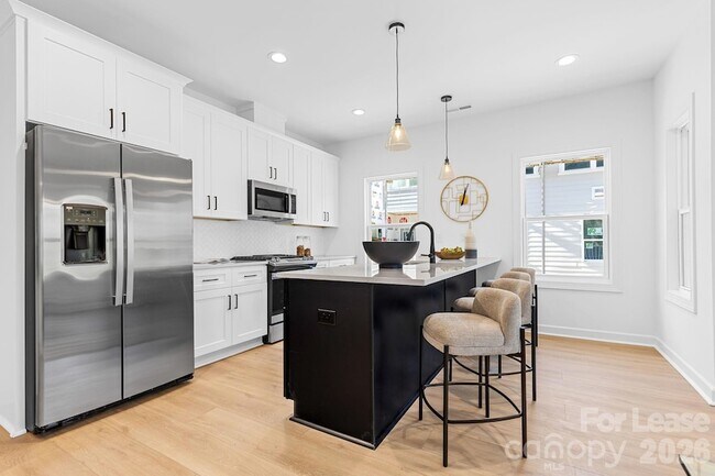 Building Photo - 3820 Odom Wy