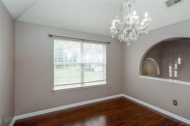 Building Photo - 5414 Sweetsprings Dr SW