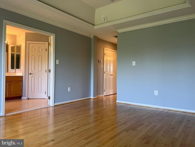 Building Photo - 787 Vestal St