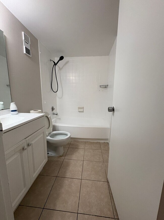 Building Photo - 140 Orchid Woods Ct