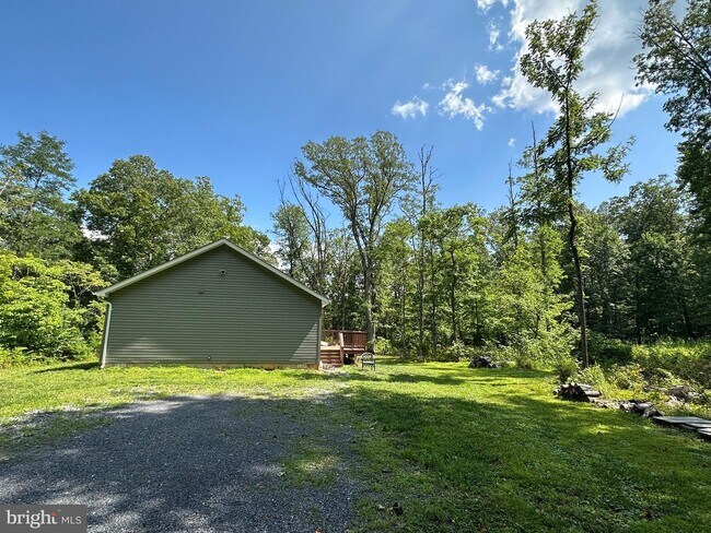 Building Photo - 101 Brier Rabbit Ct