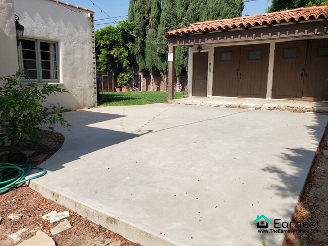 Building Photo - 4 + 3 Timeless Spanish Gem in Los Feliz wi...