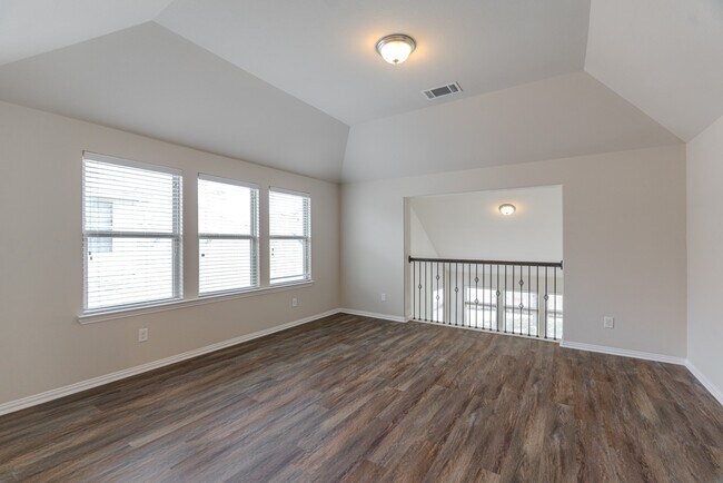 Building Photo - 8118 Little Scarlet St