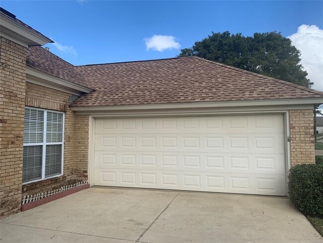 Building Photo - 615 Castle Brook Dr