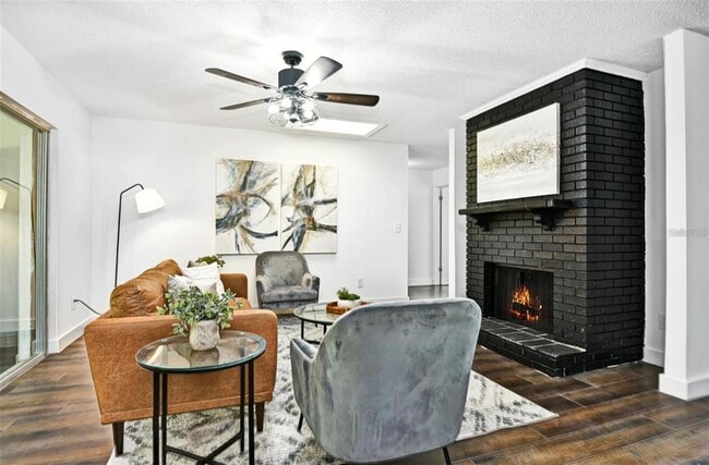 Building Photo - 112 Hillcrest Dr