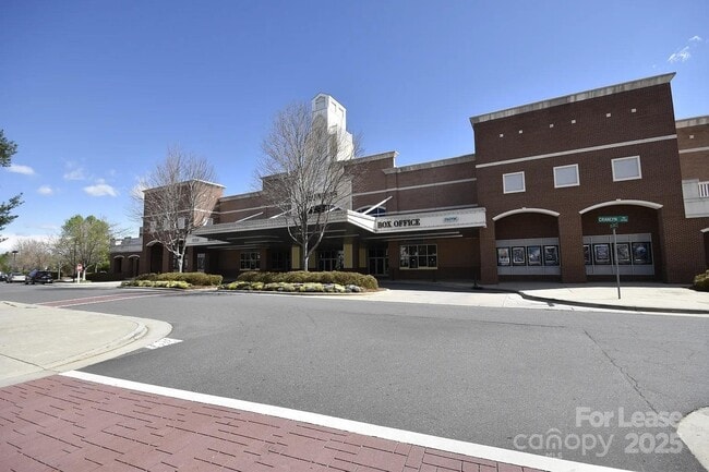 Building Photo - 17033 Carlton Way Rd