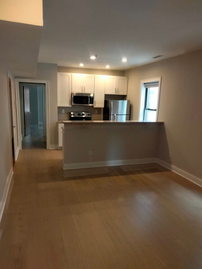 Building Photo - 47 Imlay St