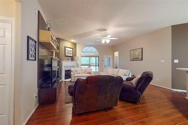 Building Photo - 127 S Abram Cir