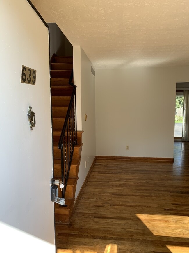 Building Photo - 639 E Hopocan Ave