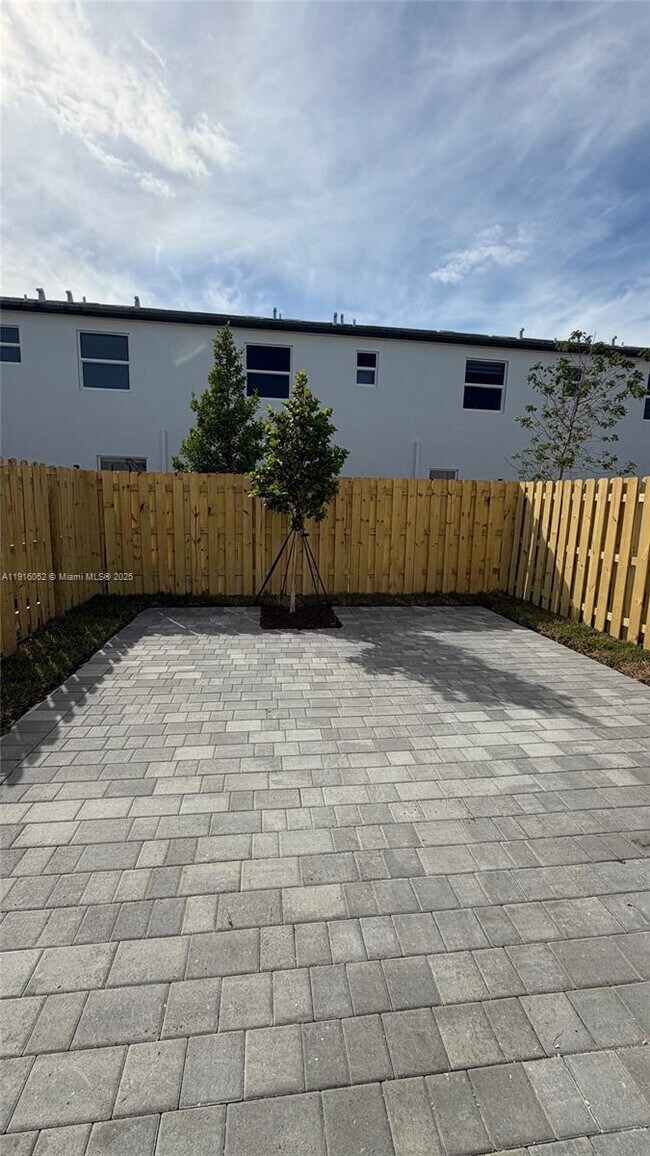 Building Photo - 15600 SW 276th Terrace