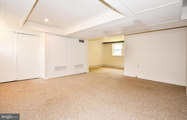 Building Photo - 6123 Wynnwood Rd