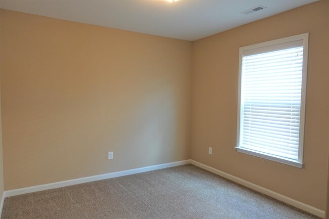 Building Photo - 161 Tiara Ridge Ln