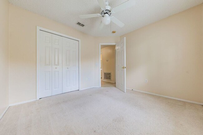 Building Photo - 517 Terranova Cir