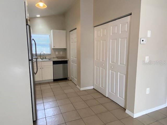 Building Photo - 2780 Cypress Dr