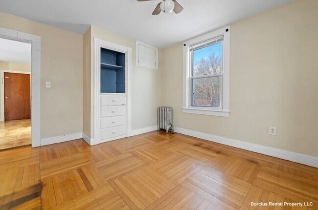 Building Photo - 63 Moran St