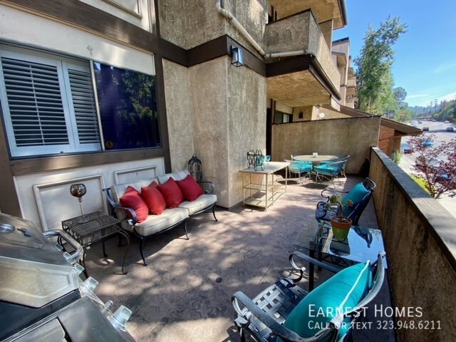 Building Photo - 3480 Barham Blvd