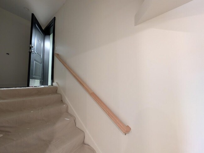 Building Photo - 22 S Main St